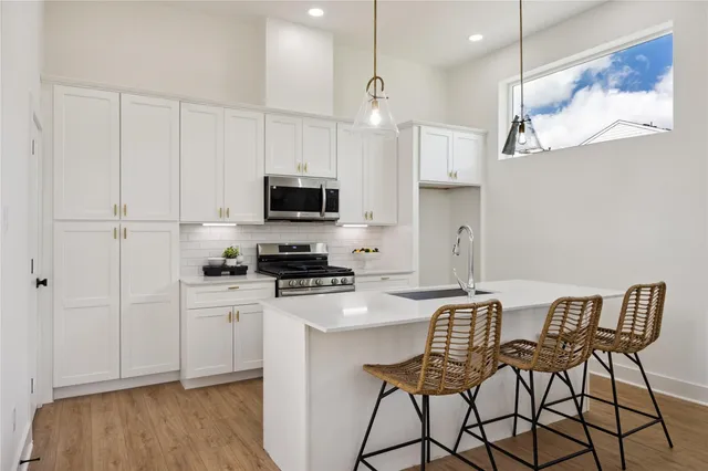 $2,600 | 835 D Rachel Street, Houston, TX 77091