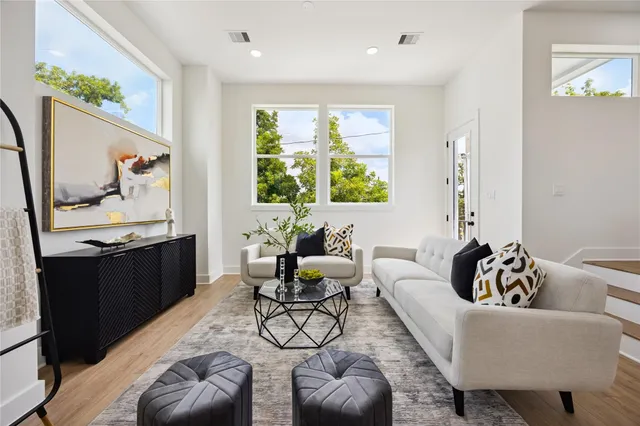 $2,600 | 835 D Rachel Street, Houston, TX 77091