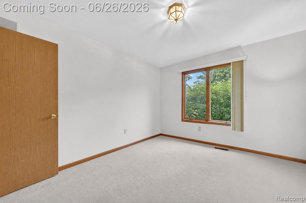 8558 37 Mile Road Romeo, MI 48065 - Photo 15 of 29