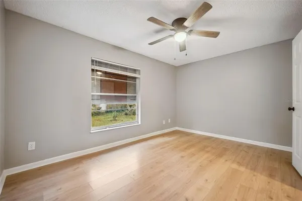 $1,400 | 1509 North Donnelly Street, Mount Dora, FL 32757