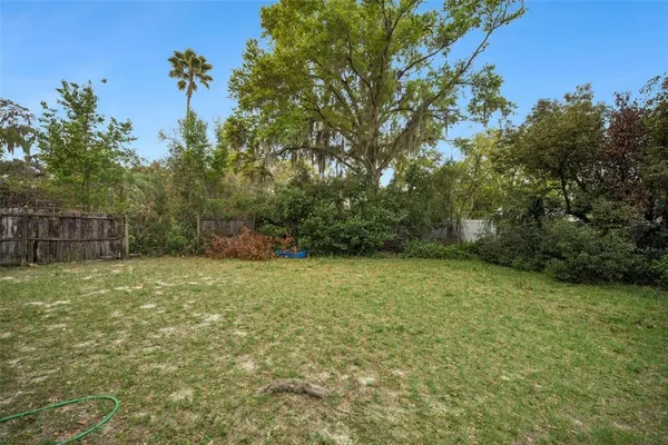 $1,400 | 1509 North Donnelly Street, Mount Dora, FL 32757