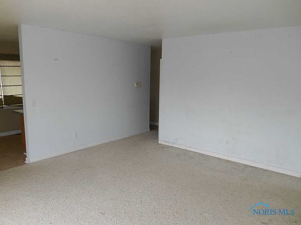 4559 Elmhurst Road Toledo, OH 43613 - Photo 7 of 20 Gallery Image 7