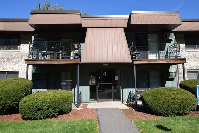 $279,900 | 4 Strawberry Bank Road, Unit 12, Nashua, NH 03062