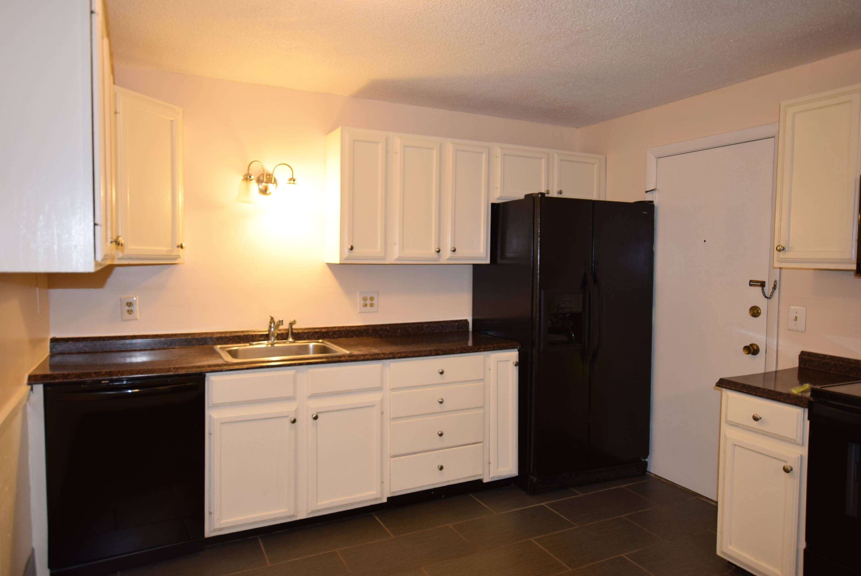 4 Strawberry Bank Road, Unit 12 Nashua, NH 03062 - Photo 2 of 14