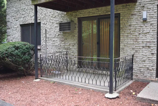 $279,900 | 4 Strawberry Bank Road, Unit 12, Nashua, NH 03062