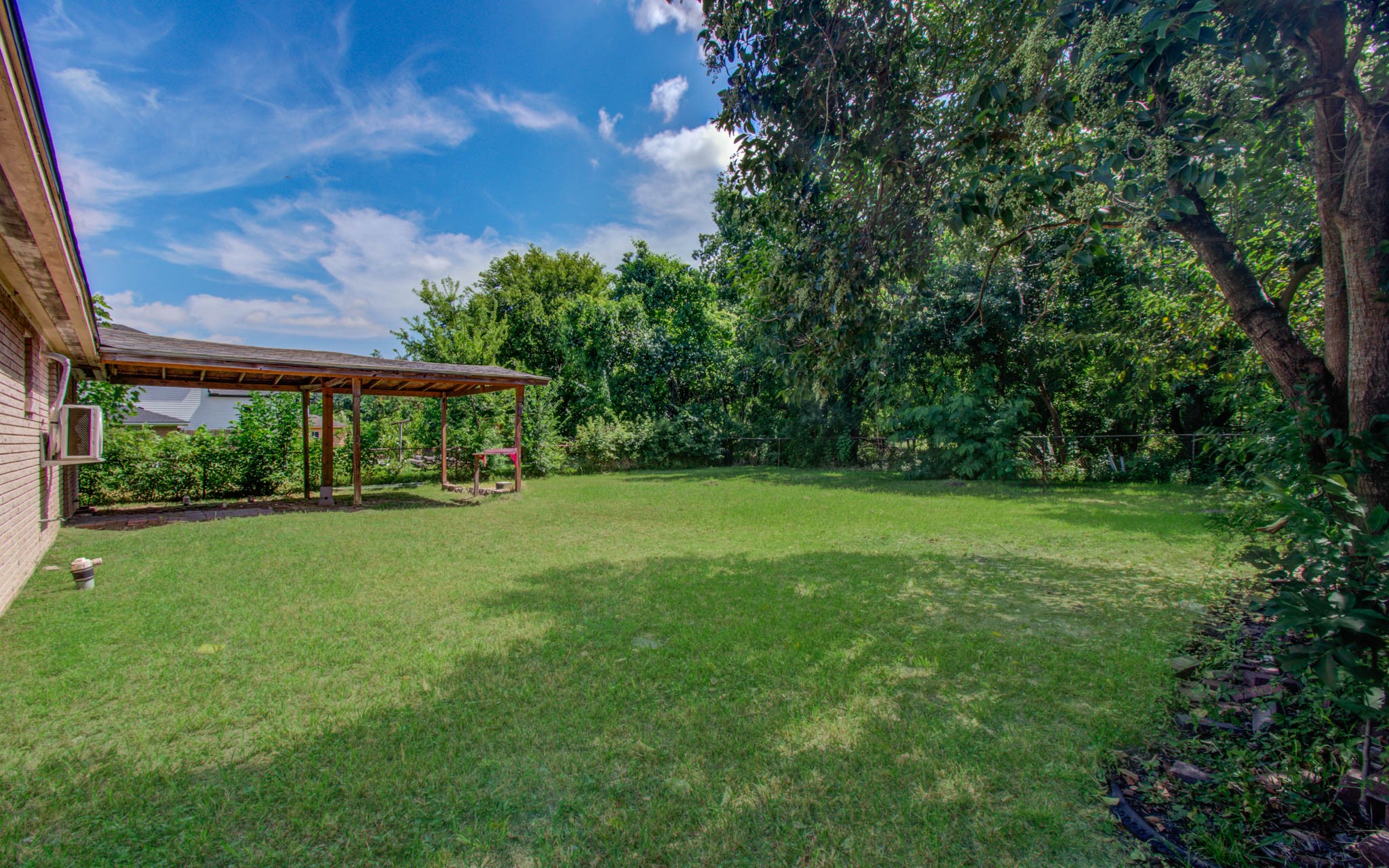 3620 Easy Street Houston, TX 77026 - Photo 11 of 12 Huge Backyard