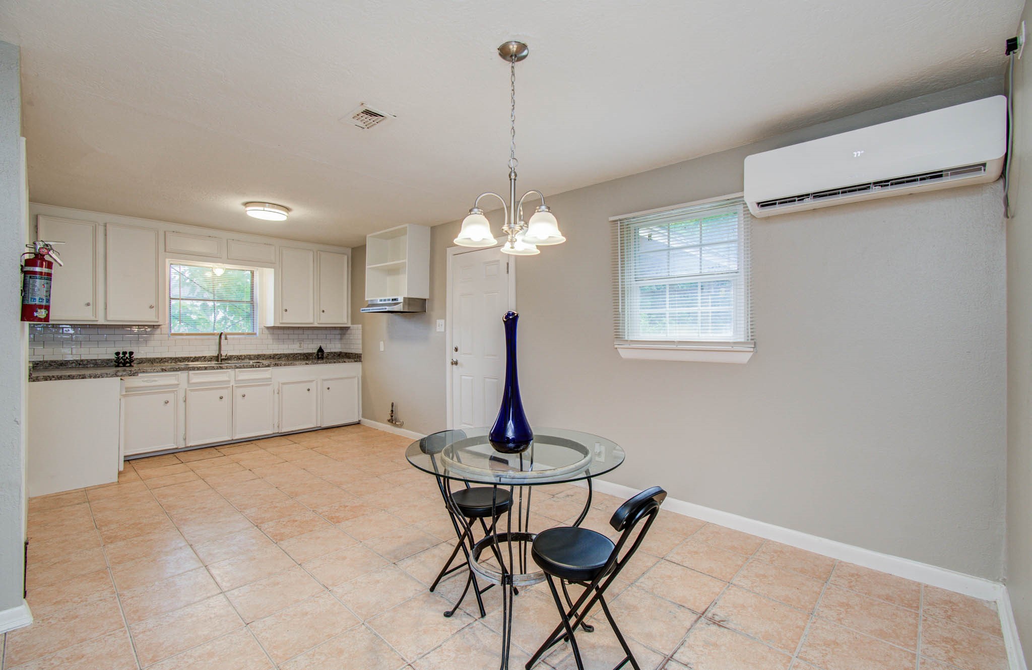 3620 Easy Street Houston, TX 77026 - Photo 4 of 12 Dinning Area