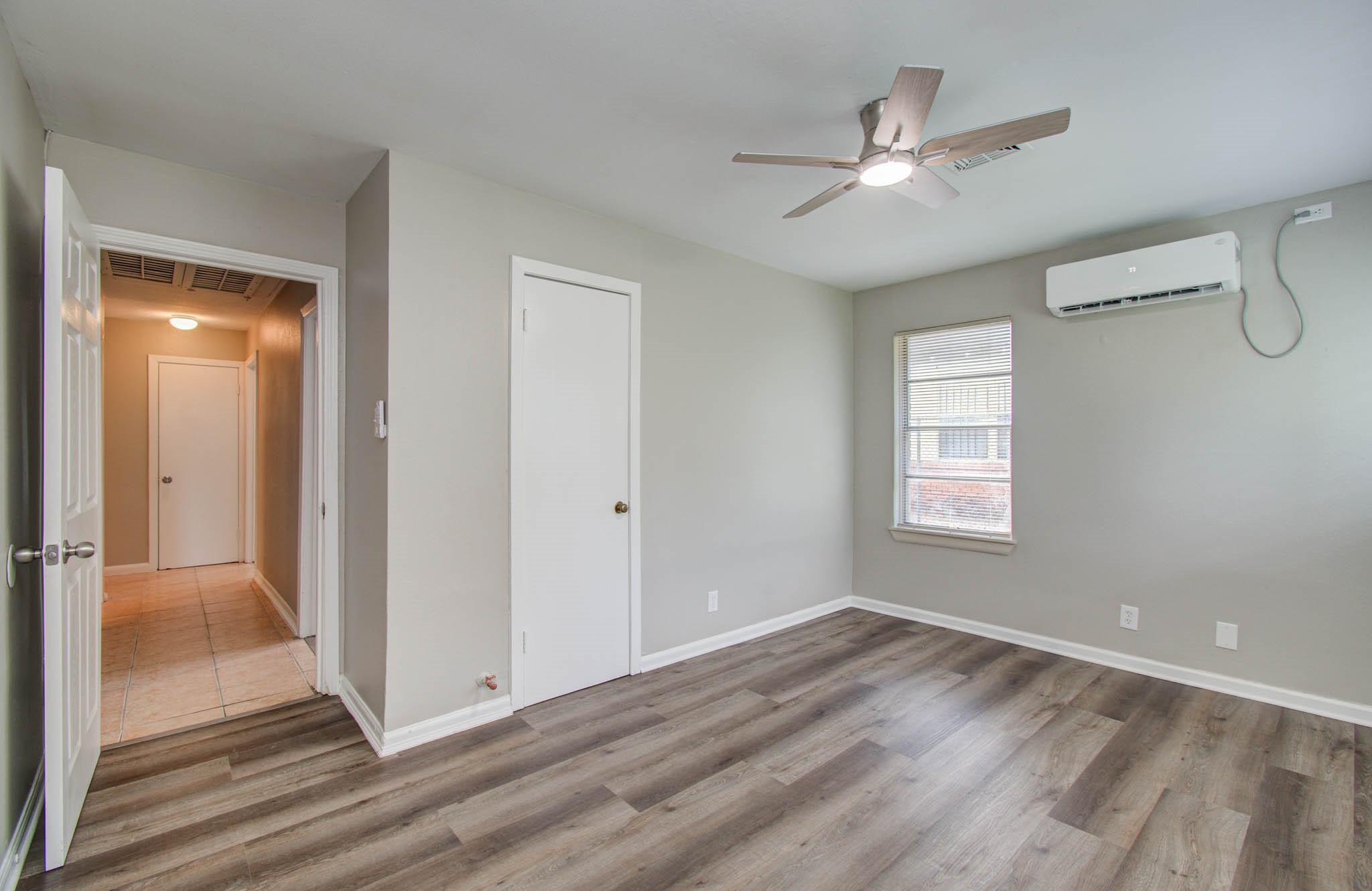 3620 Easy Street Houston, TX 77026 - Photo 6 of 12 Primary Bedroom