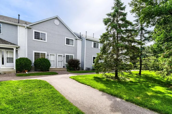 $215,000 | 9102 Terra Verde Trail, Eden Prairie, MN 55347