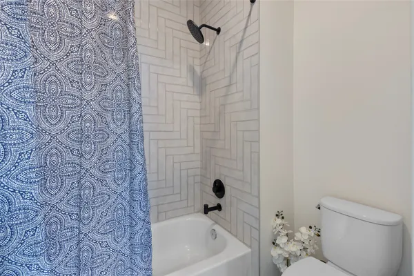 $2,350 | 1277 Oakmont Villas Drive, Houston, TX 77091