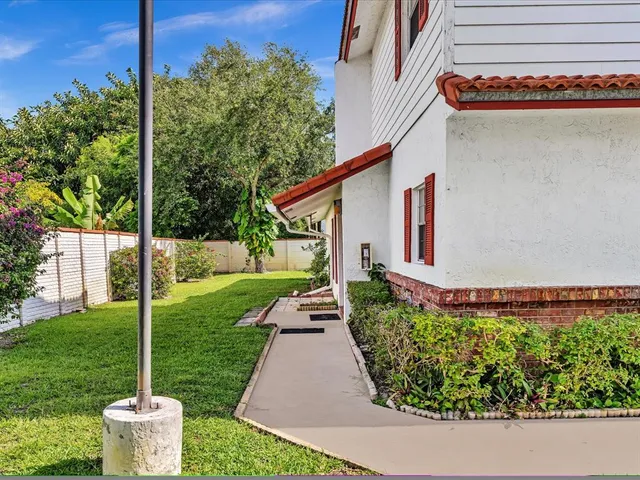 $325,000 | 8957 Northwest 23rd Street, Unit 8957, Coral Springs, FL 33065