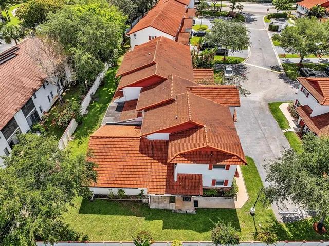 $325,000 | 8957 Northwest 23rd Street, Unit 8957, Coral Springs, FL 33065