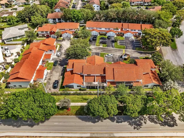 $325,000 | 8957 Northwest 23rd Street, Unit 8957, Coral Springs, FL 33065