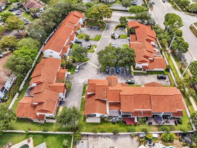 $325,000 | 8957 Northwest 23rd Street, Unit 8957, Coral Springs, FL 33065