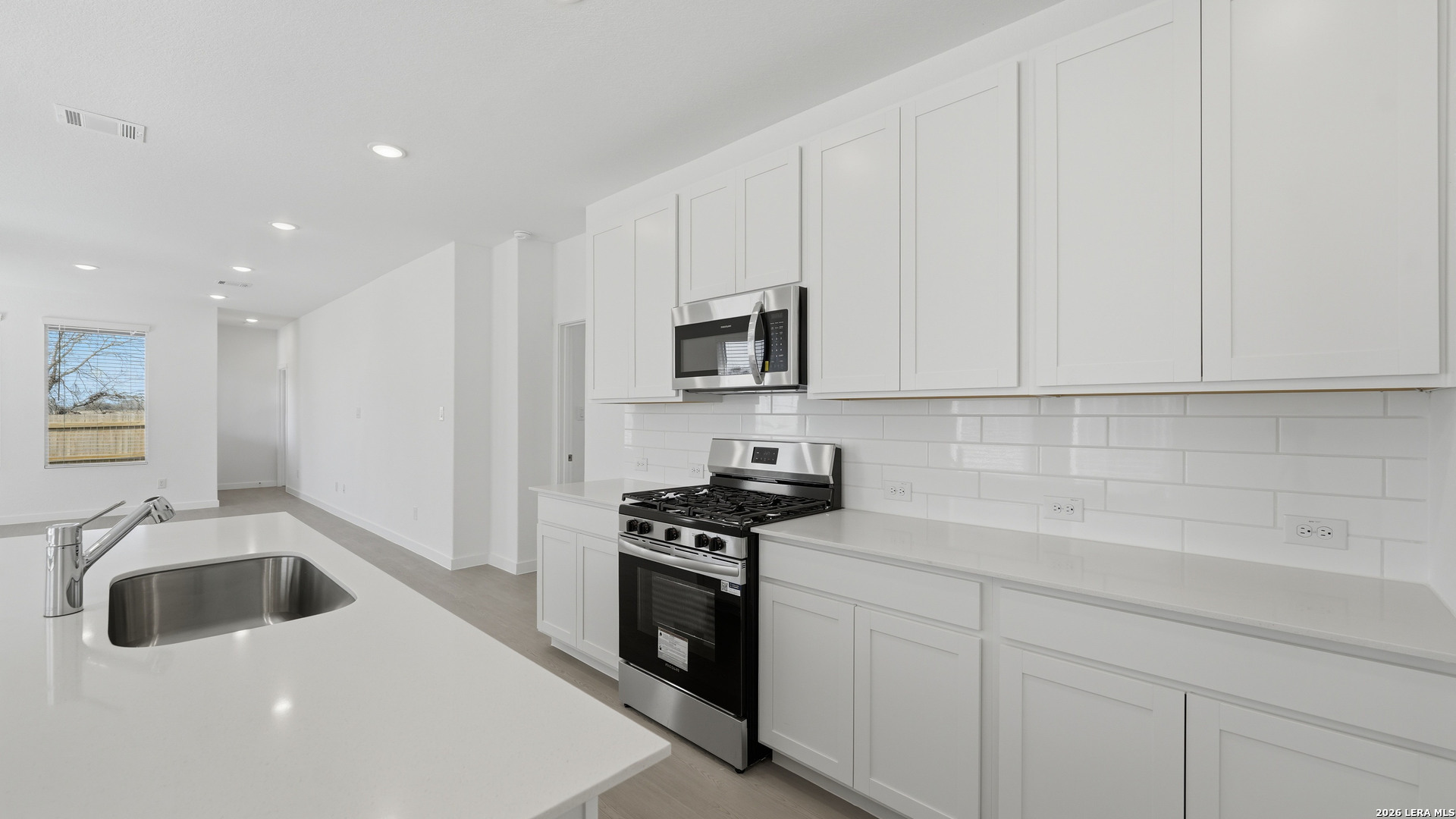 9130 Colonel Trail Seguin, TX 78155 - Photo 4 of 35