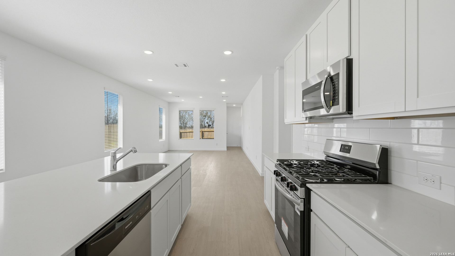 9130 Colonel Trail Seguin, TX 78155 - Photo 5 of 35