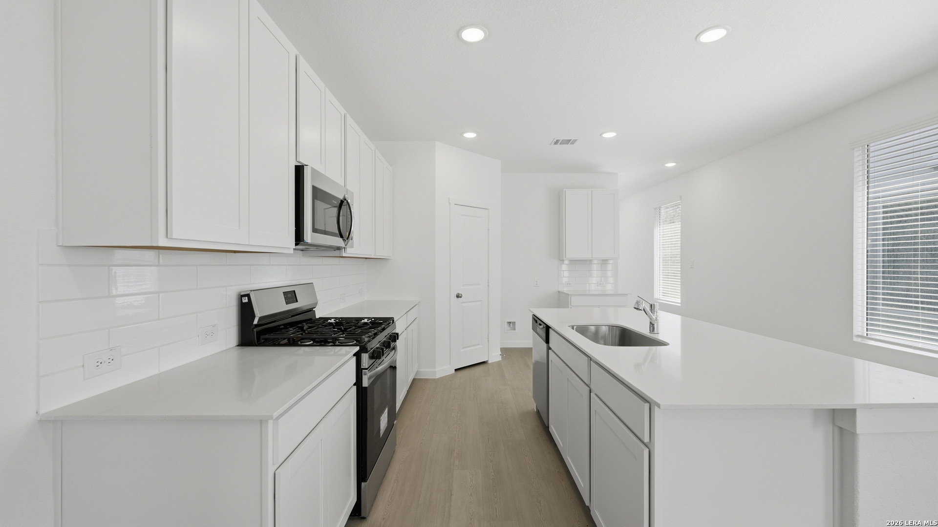 9130 Colonel Trail Seguin, TX 78155 - Photo 7 of 35