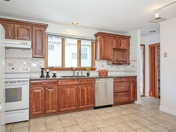 67 Withington Road, Unit 67 Newton, MA 02460 - Photo 5 of 22