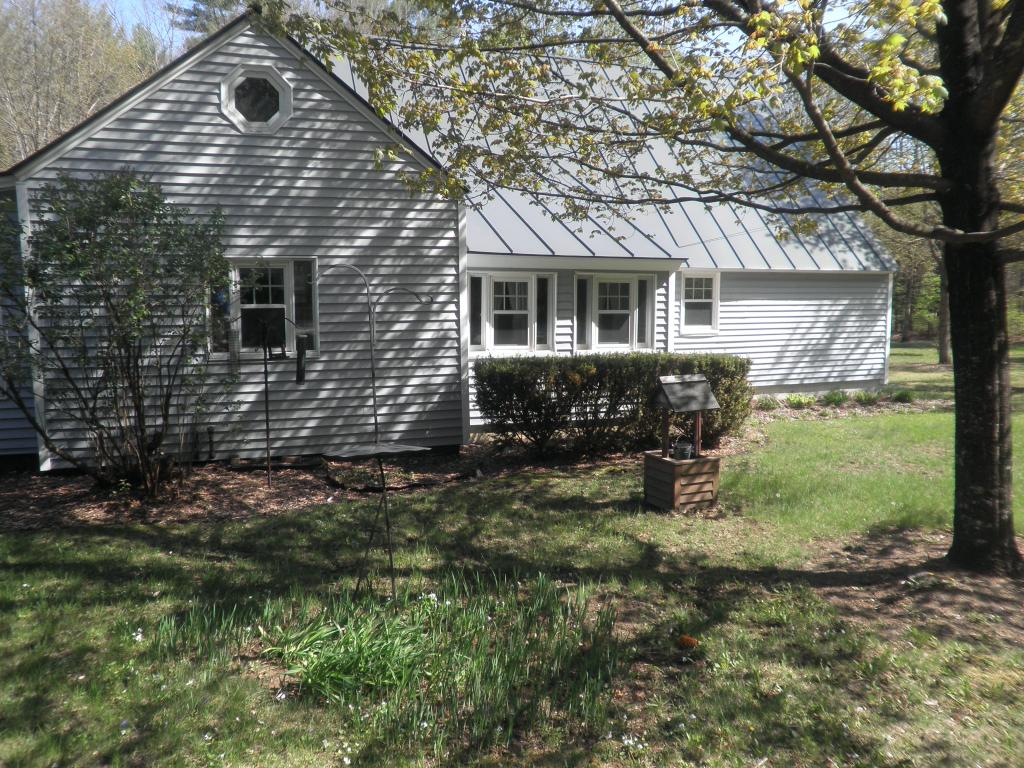 392 East Penacook Road Hopkinton, NH 03229 - Photo 3 of 23
