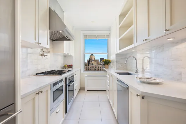 $2,950,000 | 845 West End Avenue, Unit 15B | Upper West Side