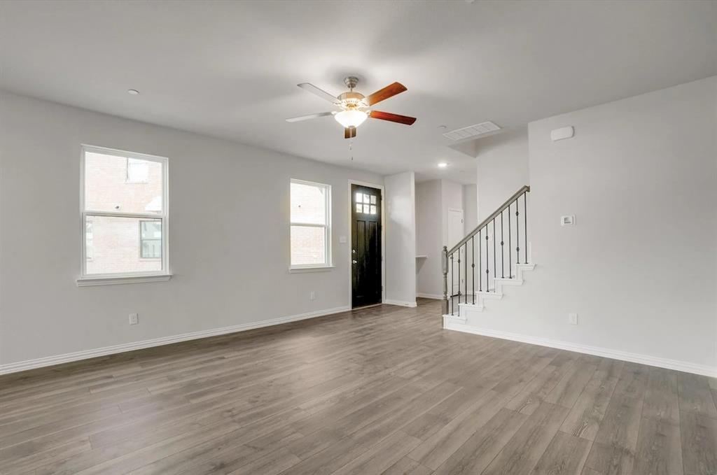 1127 Rusk Way Lewisville, TX 75077 - Photo 3 of 19 Gallery Image 3