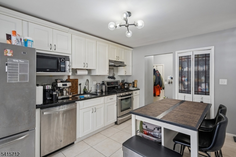 59 Sycamore Court Bernards, NJ 07920 - Photo 6 of 19