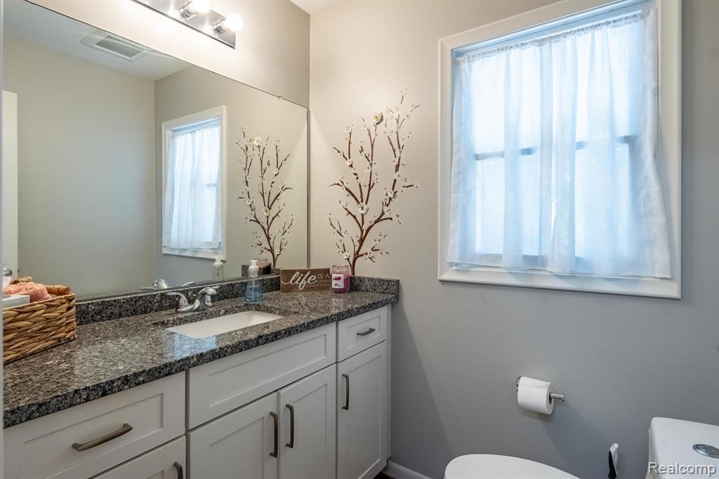 2180 Avoncrest Drive Rochester Hills, MI 48309 - Photo 20 of 46