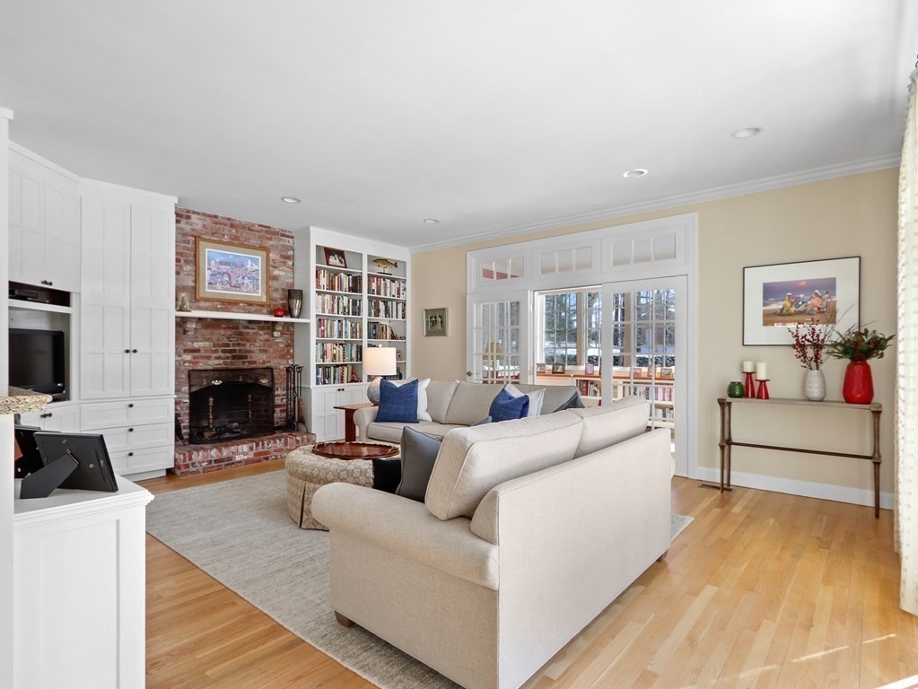 19 Maple Street Sherborn, MA 01770 - Photo 12 of 34