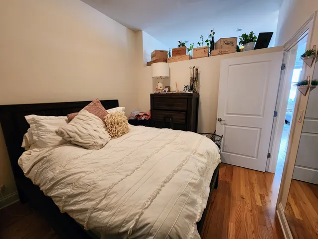 $2,950 | 918 West Belmont Avenue, Unit 403, Chicago, IL 60657