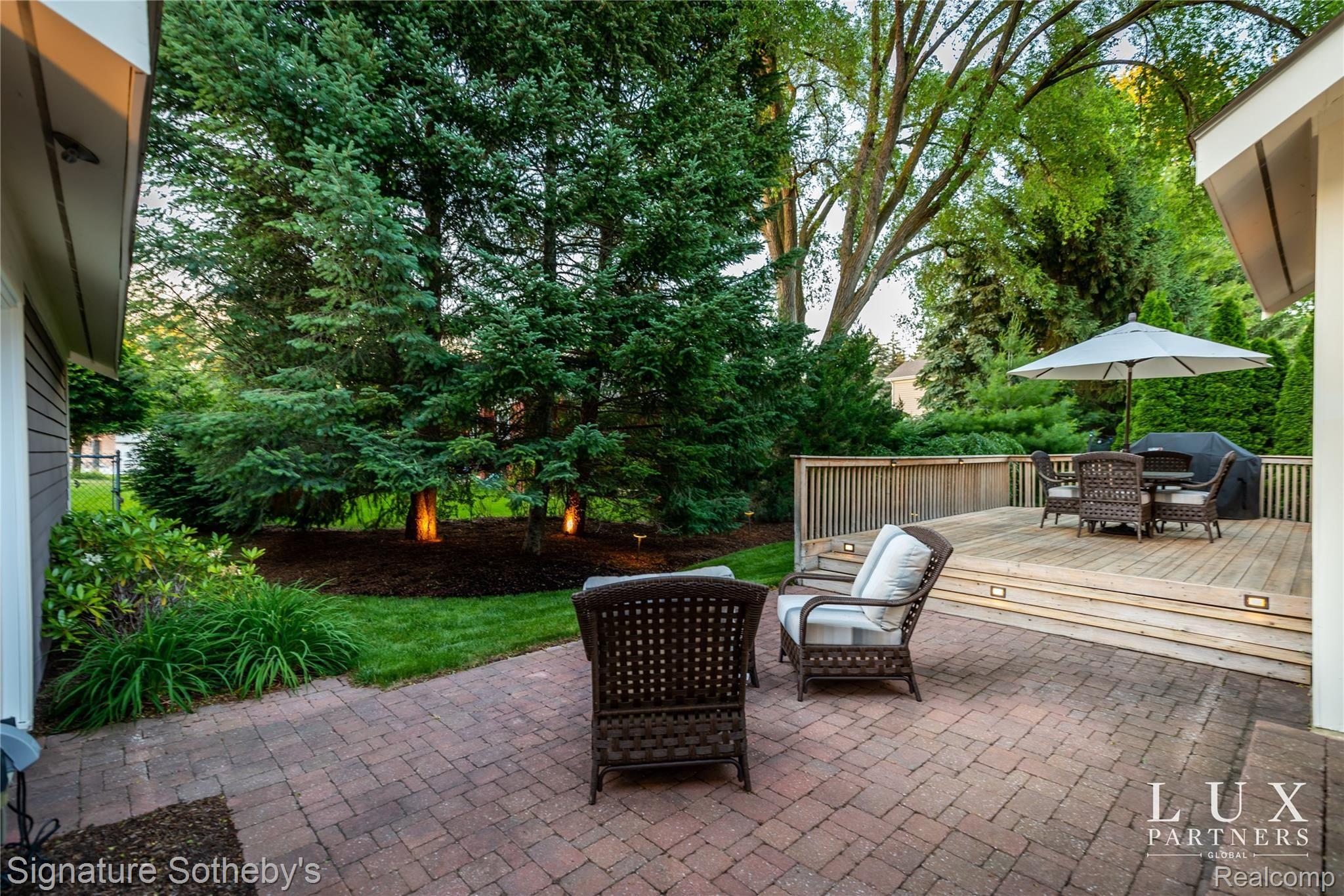 842 Cumberland Ridge Court Rochester, MI 48307 - Photo 5 of 24 1 (5 of 31).jpg