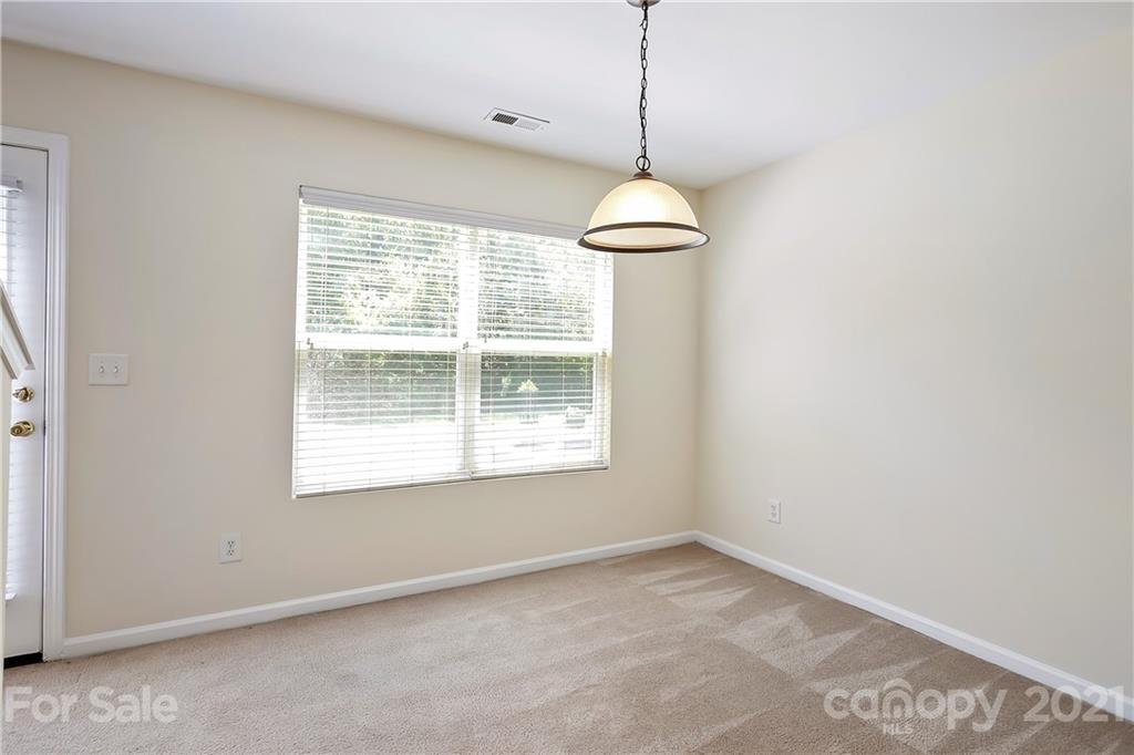 6824 Sunman Road Charlotte, NC 28216 - Photo 4 of 16 Gallery Image 4
