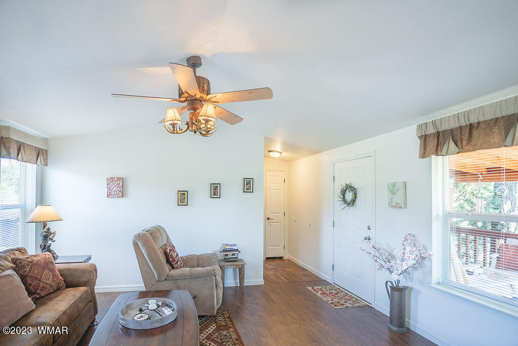 5369 Sunrise Road Pinedale, AZ 85934 - Photo 6 of 20