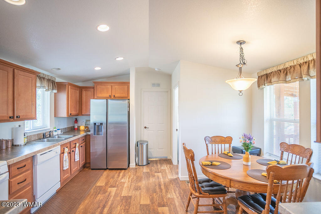 5369 Sunrise Road Pinedale, AZ 85934 - Photo 7 of 20