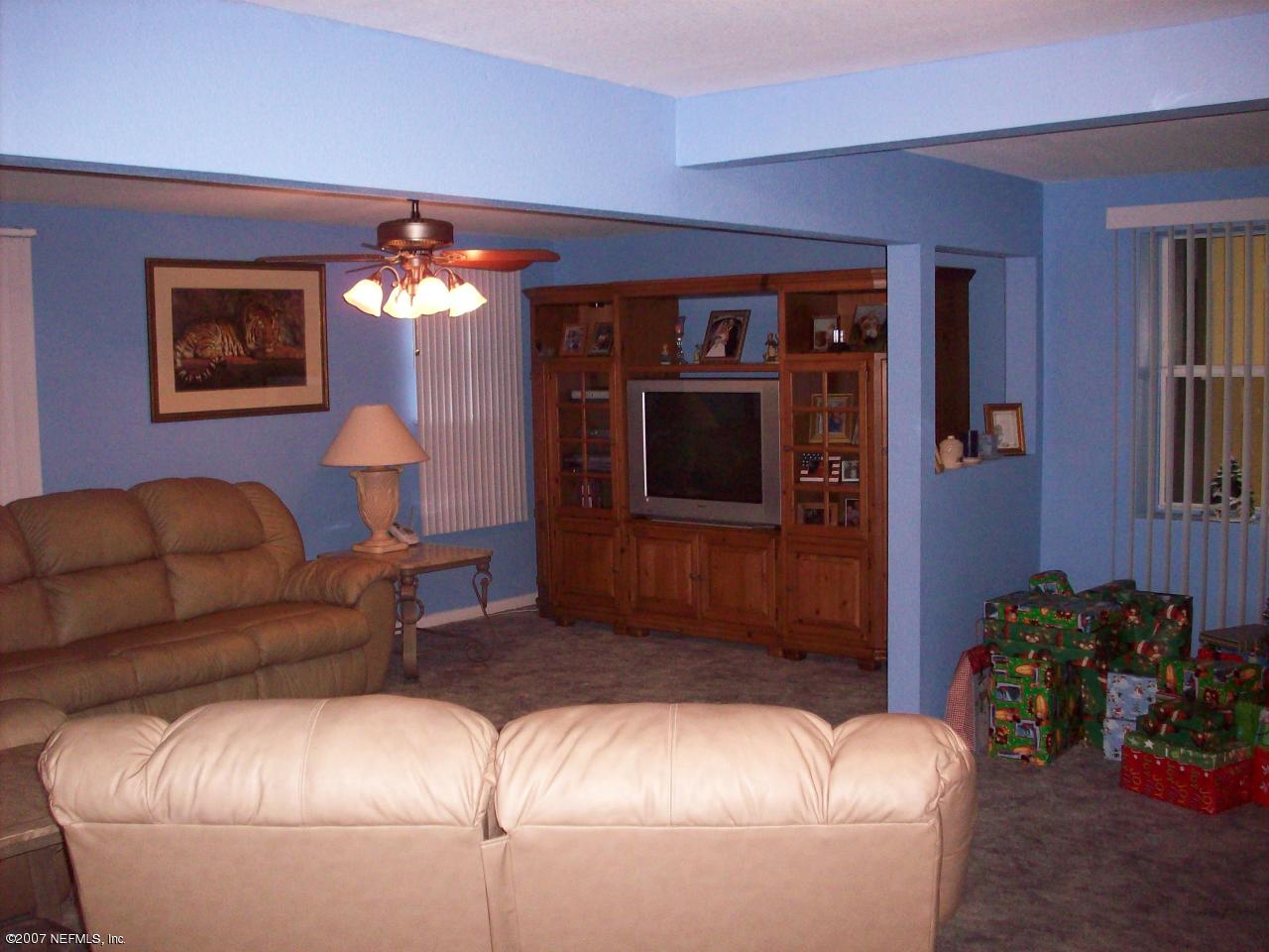 5363 Woodcrest Road Jacksonville, FL 32205 - Photo 2 of 11 Family Room