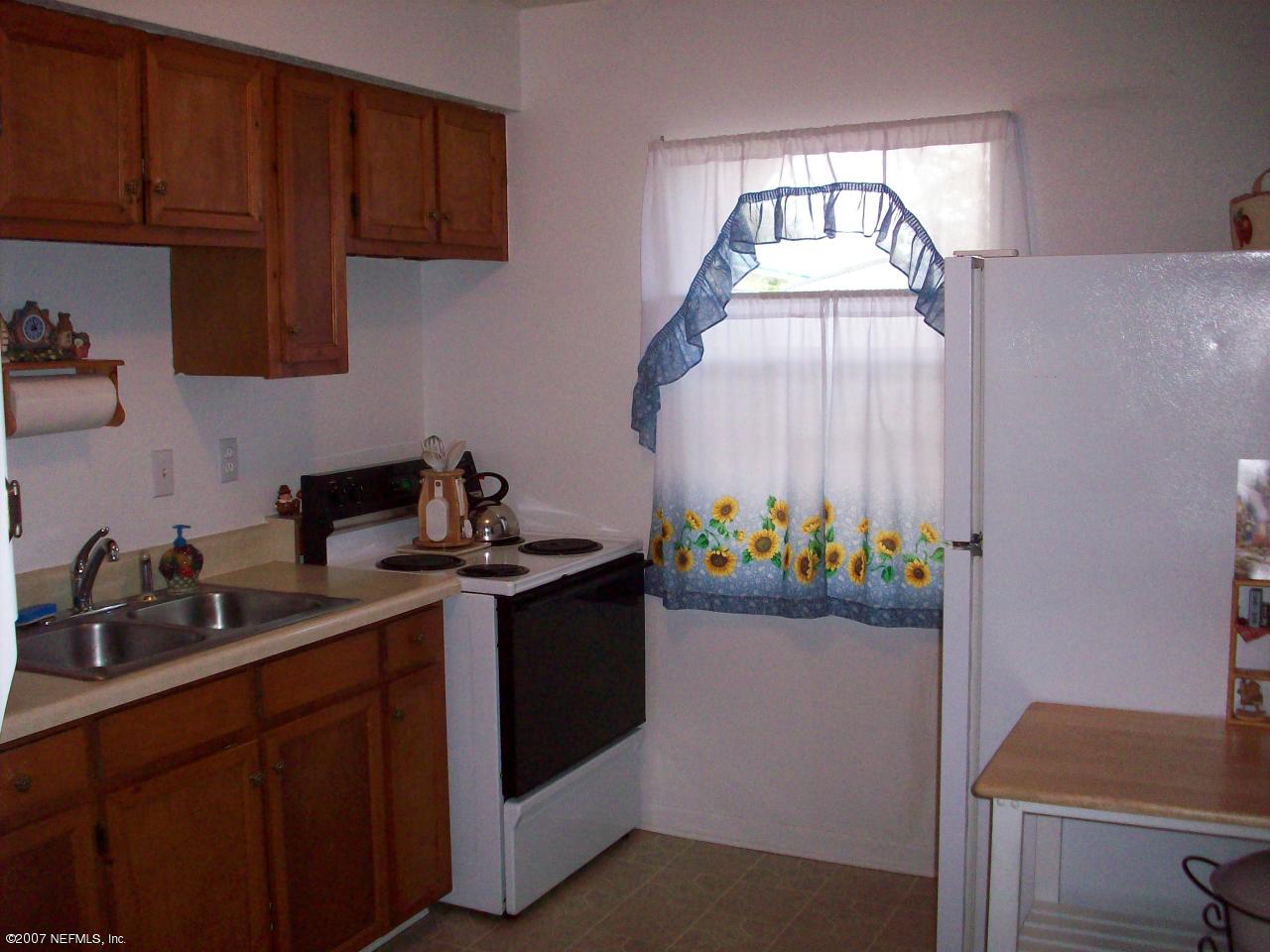 5363 Woodcrest Road Jacksonville, FL 32205 - Photo 7 of 11 Kitchen