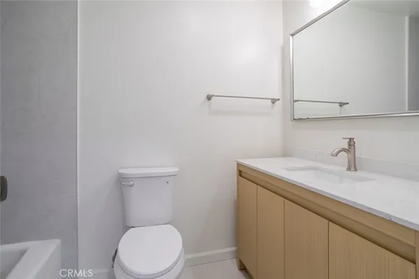 $3,900 | 310 East Providencia Avenue, Unit 108, Burbank, CA 91502