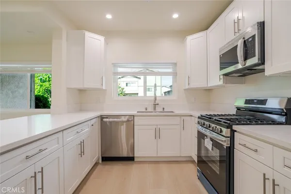 $3,900 | 310 East Providencia Avenue, Unit 108, Burbank, CA 91502