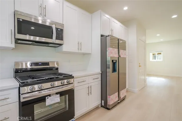 $3,900 | 310 East Providencia Avenue, Unit 108, Burbank, CA 91502