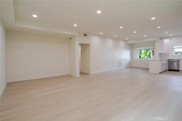 $3,900 | 310 East Providencia Avenue, Unit 108, Burbank, CA 91502