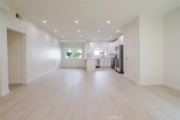 $3,900 | 310 East Providencia Avenue, Unit 108, Burbank, CA 91502