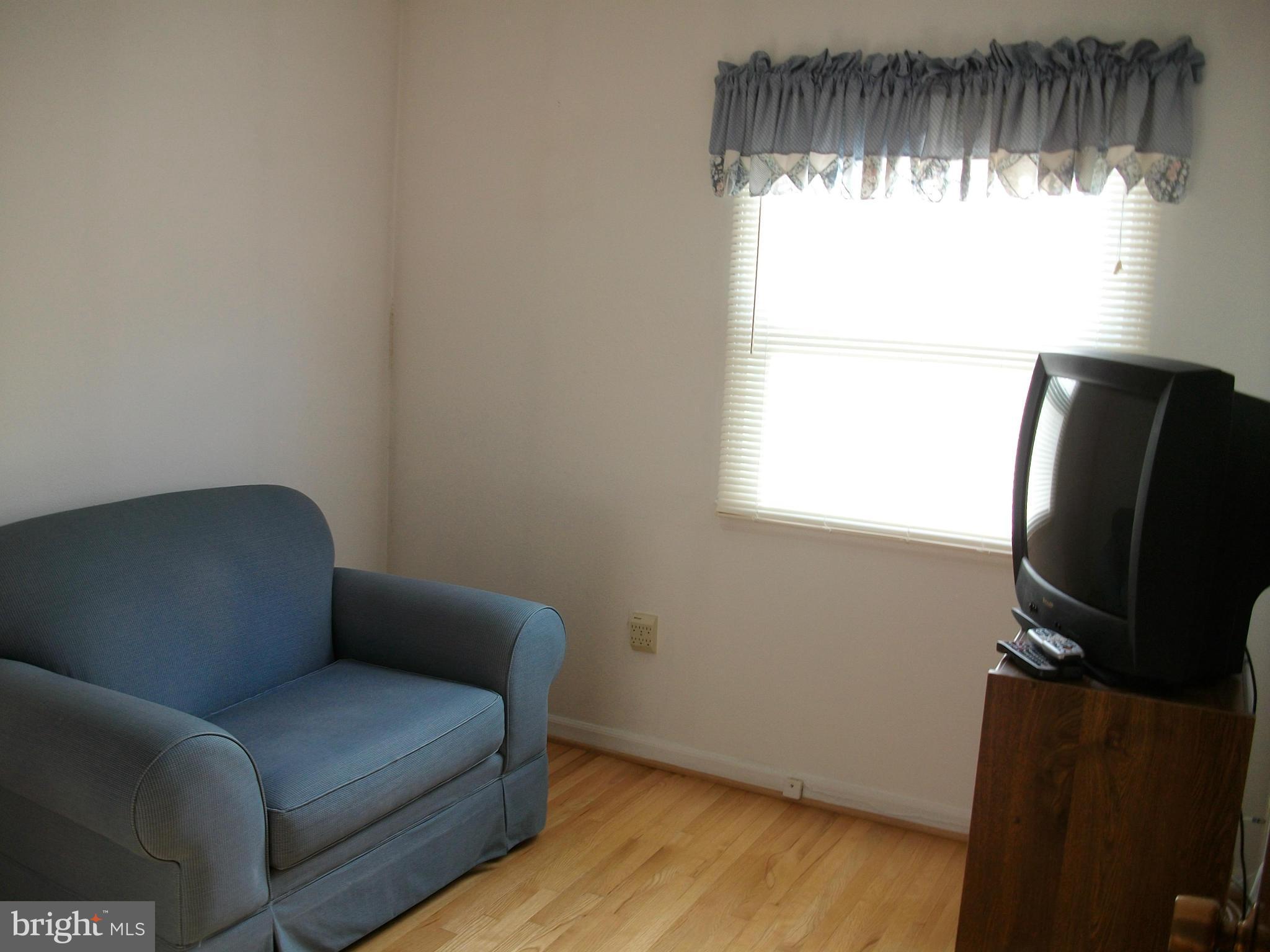 604 West Nettle Tree Road Sterling, VA 20164 - Photo 16 of 21 Bedroom