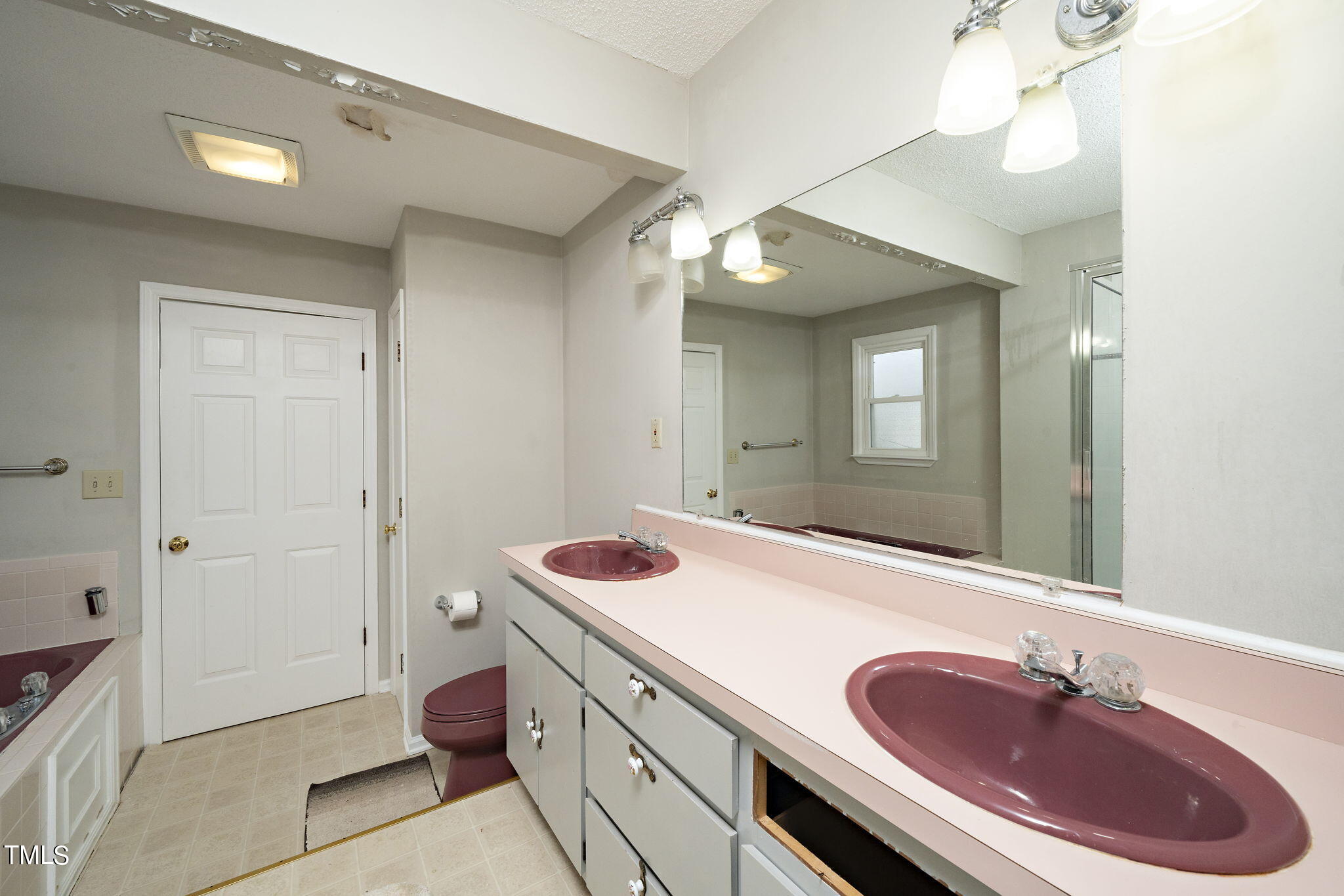 117 Trackers Road Cary, NC 27513 - Photo 14 of 24 14-web-or-mls-113 Trackers Road (10 of 2