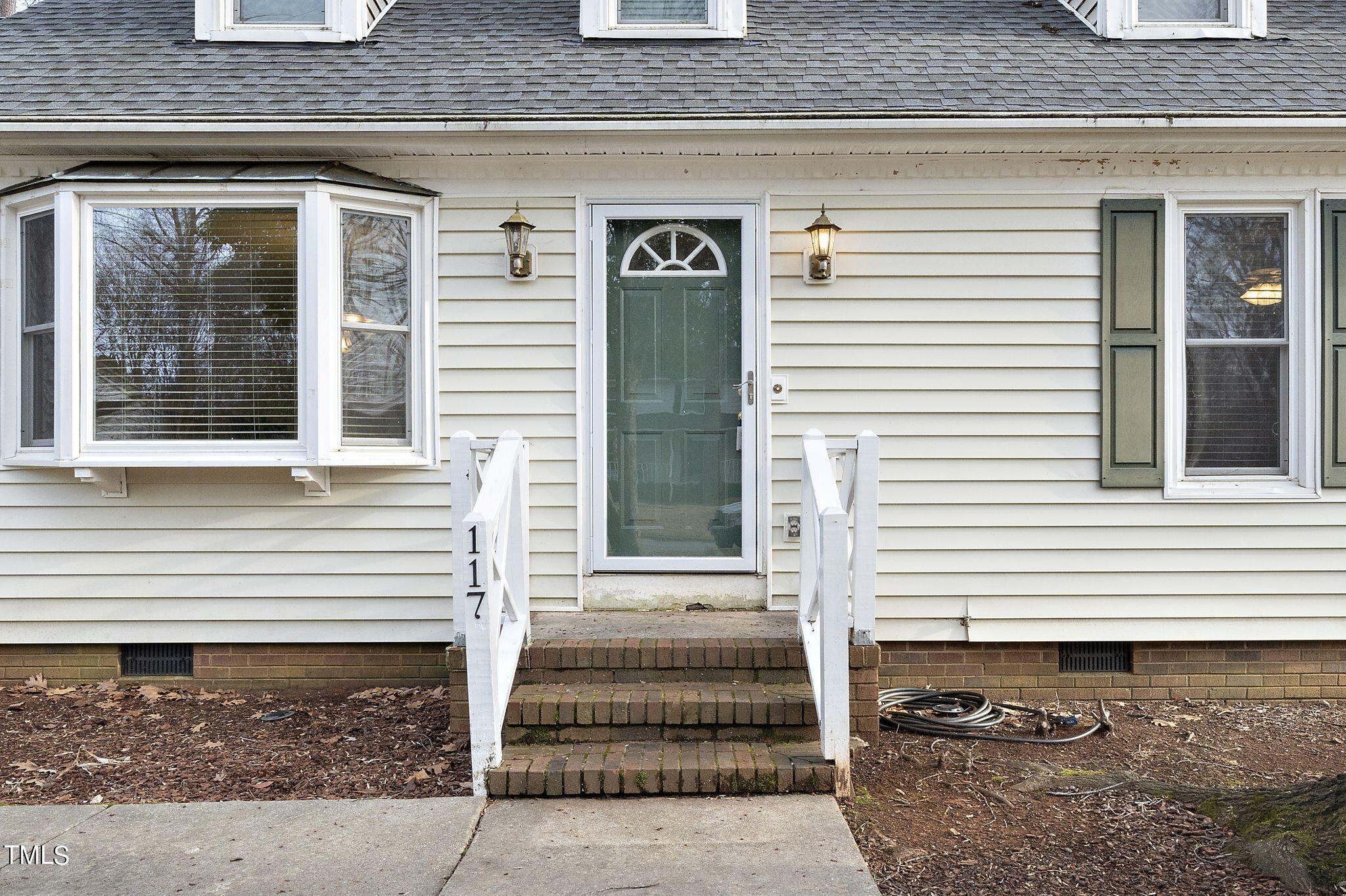 117 Trackers Road Cary, NC 27513 - Photo 4 of 24 1-web-or-mls-113 Trackers Road (16 of 24