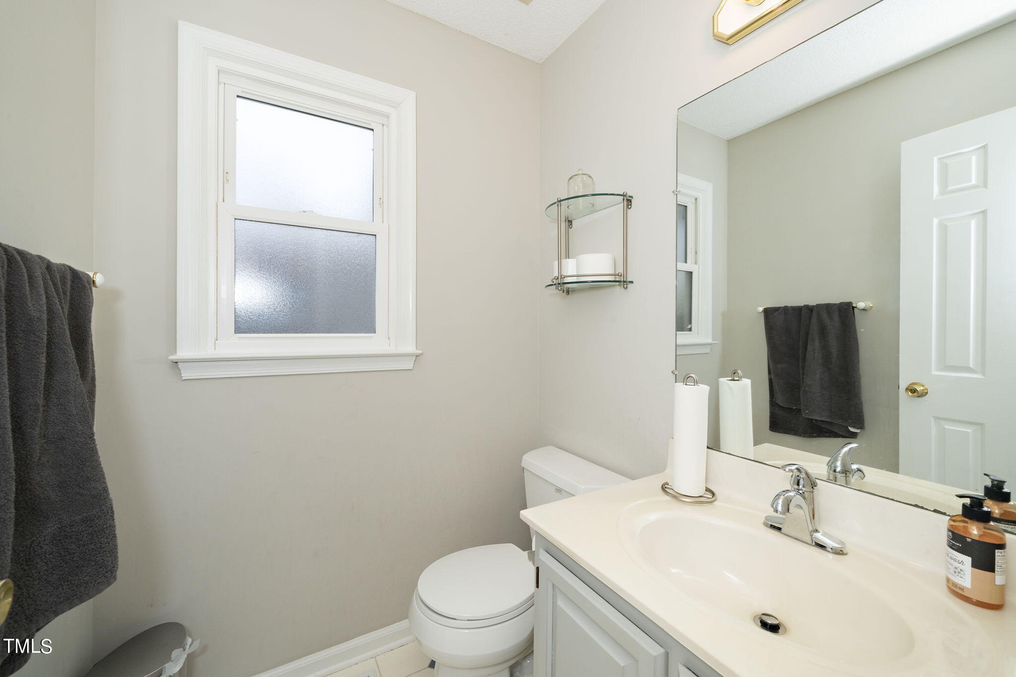 117 Trackers Road Cary, NC 27513 - Photo 8 of 24 8-web-or-mls-113 Trackers Road (4 of 24)