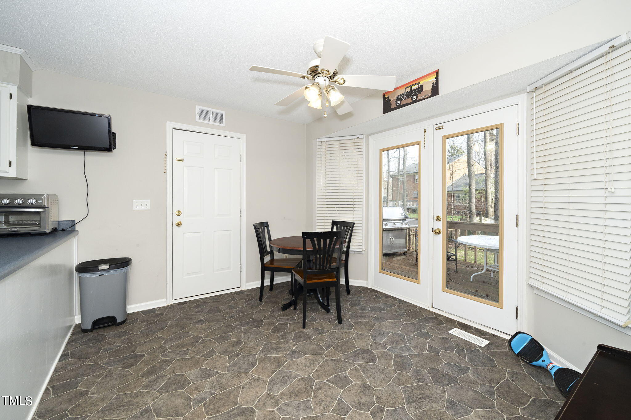 117 Trackers Road Cary, NC 27513 - Photo 9 of 24 9-web-or-mls-113 Trackers Road (5 of 24)