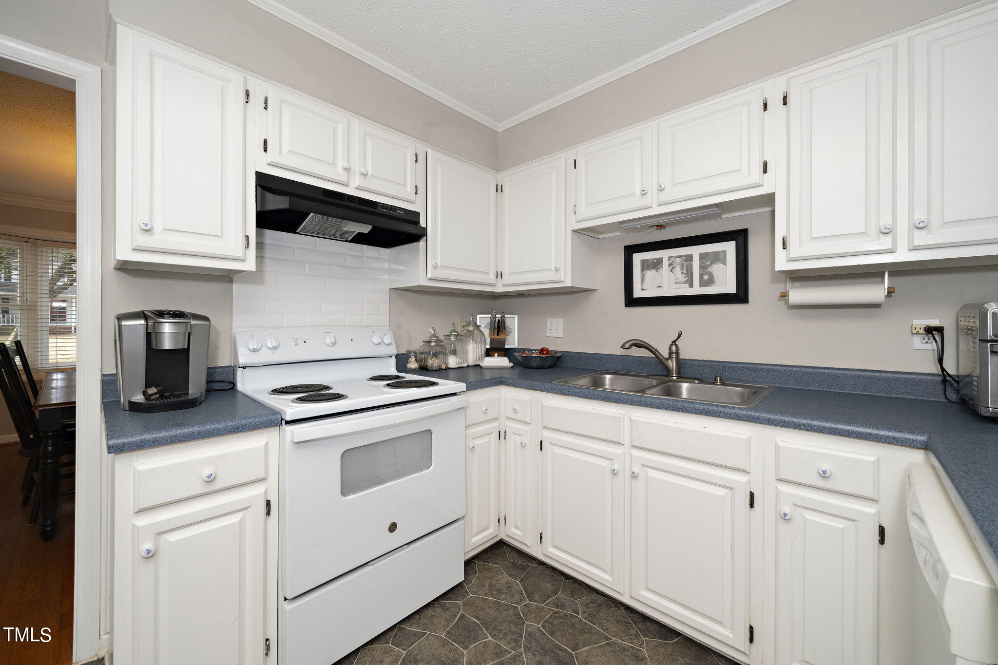 117 Trackers Road Cary, NC 27513 - Photo 10 of 24 10-web-or-mls-113 Trackers Road (6 of 24