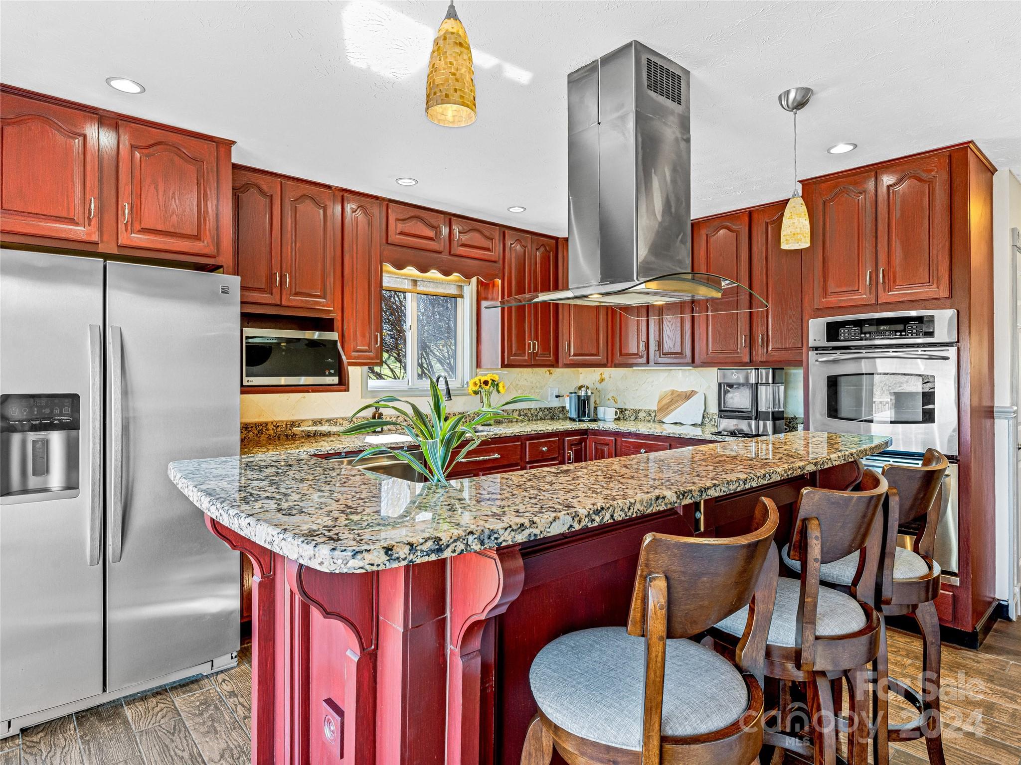 195 Whitehead Road Hendersonville, NC 28792 - Photo 3 of 39