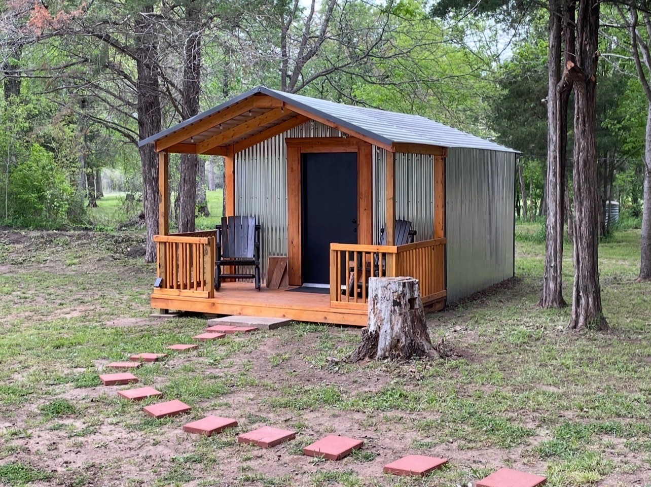 10630 River Ranch Road Kemp, TX 75143 - Photo 26 of 36 a backyard of a house with seating space