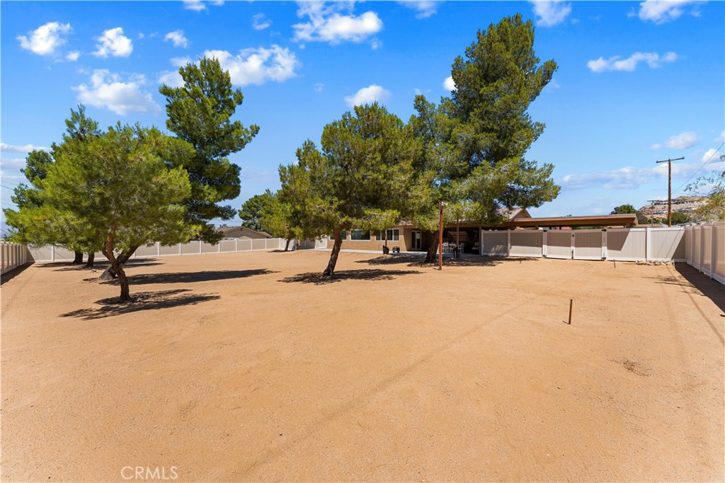 16311 Nosoni Road Apple Valley, CA 92307 - Photo 40 of 44