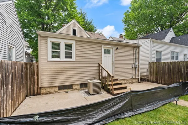$229,000 | 329 East 14th Street, New Albany, IN 47150
